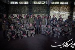دیدار زلنسکی با سربازان خط مقدم جنگ در  روز شادی 