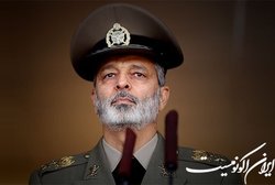 فرمانده کل ارتش: حرکت رو به جلو نیروی دریایی ارتش باید با قدرت ادامه یابد