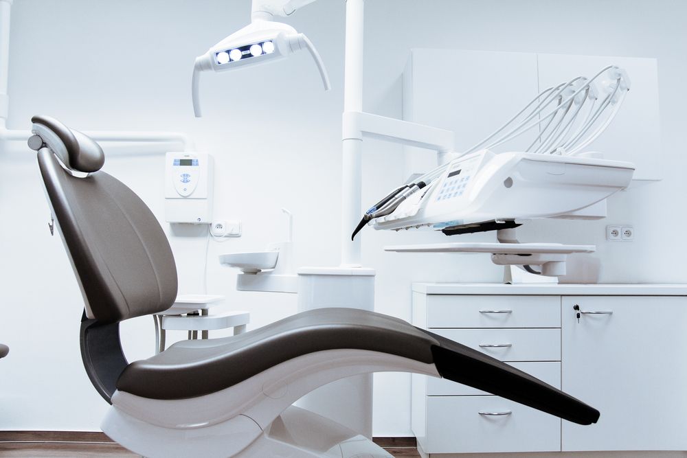 لیست لوازم دندانپزشکی : کاملترین لیست برای تجهیز کردن مطب دندانپزشکی