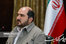 سطح زندگی مسئولان به سطح زندگی مردم نزدیک است