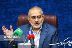حسینی:  از شرایط دشوار عبور کرده‌ایم، زمان گزارش‌دهی است