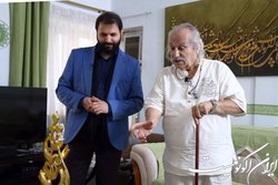 آثار هنری ارزنده‌ باید در جایی متناسب با شأن هنرمند دیده شود