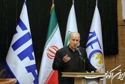 تاج: چمن آزادی باید تعویض شود