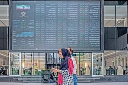 بورس صحنه تقابل دلار و نفت