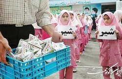 توزیع شیر رایگان مدارس در حال پیگیری است