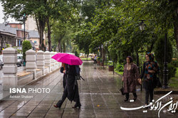 چتر باران بر فراز نقاط مختلف کشور