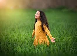 زیبایی گندمزار تماشایی است اما نه با قیمت نان زیبایی گندمزار تماشایی است اما نه با قیمت نان