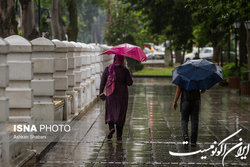 رگبار باران، باد و خاک در نقاط مختلف کشور