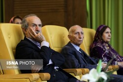 زندگی‌نامه و تجارب مفاخر ایران ثبت و ضبط می‌شود