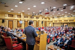 سلاح ورزی: رئیس بعدی اتاق ایران، رئیسی بهتر، اما الزاما مطلوب دولت نیست