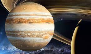 ماه از زیر سیاره مشتری عبور میکند ماه از زیر سیاره مشتری عبور میکند