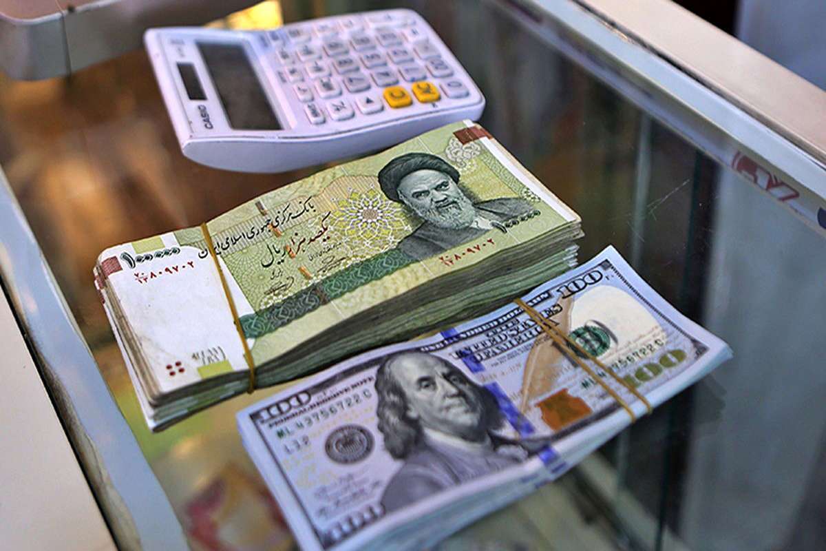 مثلث حبس دلار در بازار تهران کدام است؟