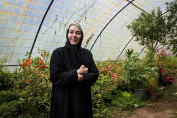 گذری بر زندگی بازیگر محجوب در روستا + عکس