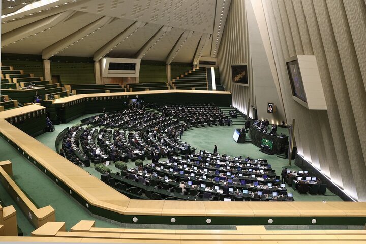 جو متشنج مجلس در پی لایچه عفاف و حجاب جو متشنج مجلس در پی لایچه عفاف و حجاب
