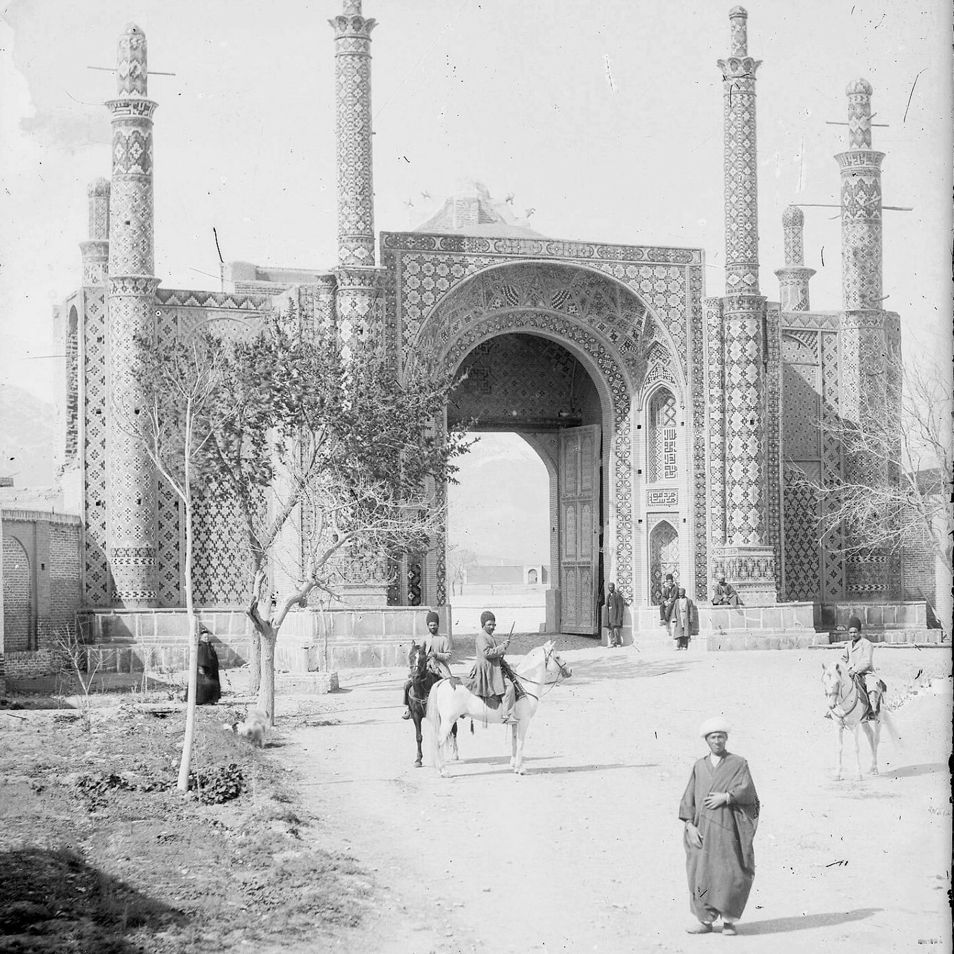 خاطرات تهران قدیم؛ از «دروازه دولت» تا «دربند» خاطرات تهران قدیم؛ از «دروازه دولت» تا «دربند»