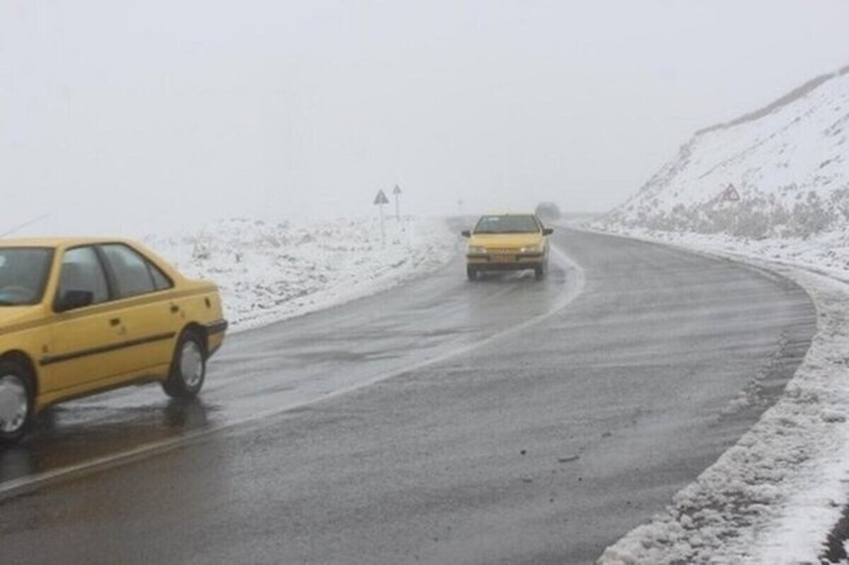 بارش برف و باران در جاده‌های کشور