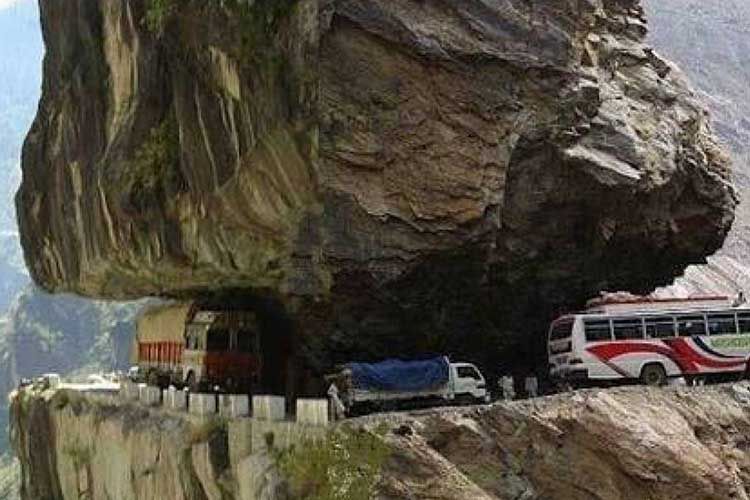 دانلود عکس/ وهم انگیزترین و هیجان انگیزترین جاده های جهان