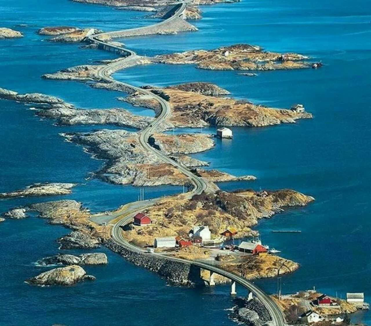 دانلود عکس/ وهم انگیزترین و هیجان انگیزترین جاده های جهان