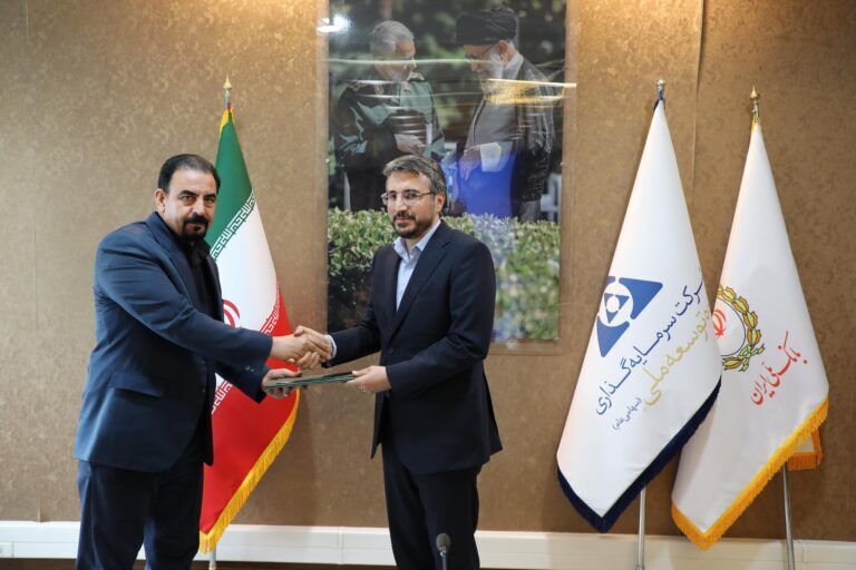 در مراسمی با حضور دکتر نبوی آیین تکریم و معارفه معاونین و مدیران گروه توسعه ملی برگزار شد