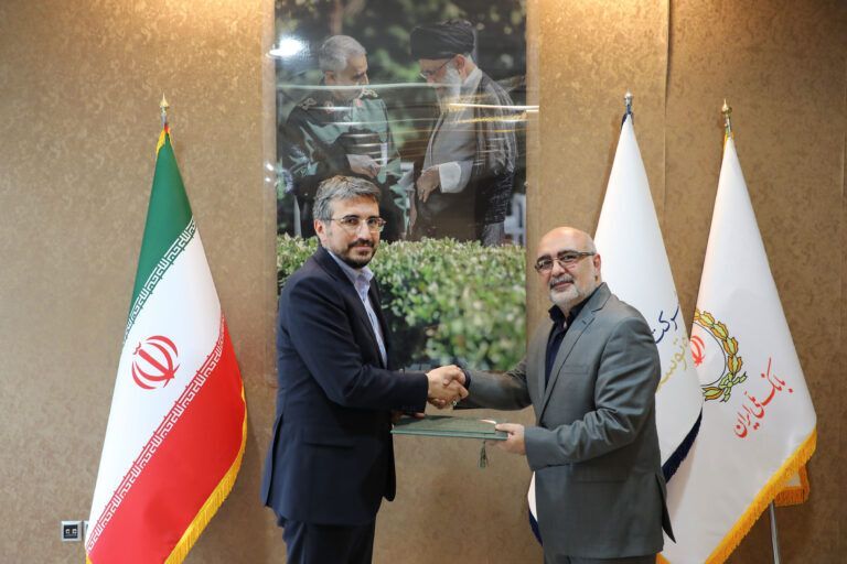 در مراسمی با حضور دکتر نبوی آیین تکریم و معارفه معاونین و مدیران گروه توسعه ملی برگزار شد