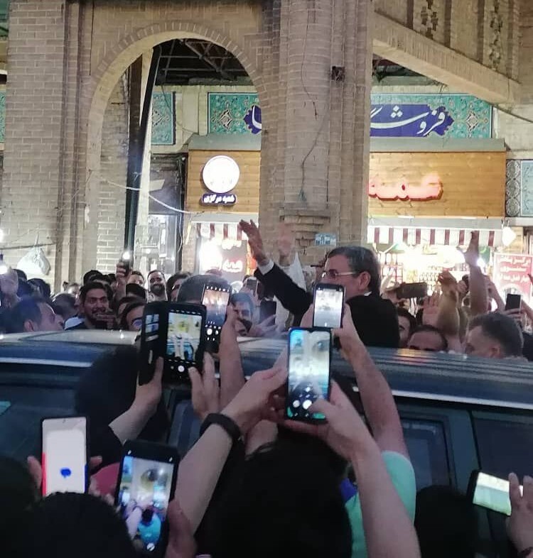 دیدار مردمی رئیس جمهور سابق در بازارچه ی تهران