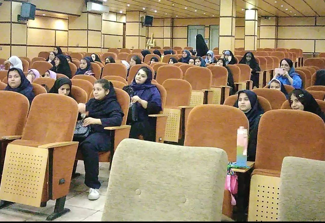 جشنواره مشاعره دانش آموزان