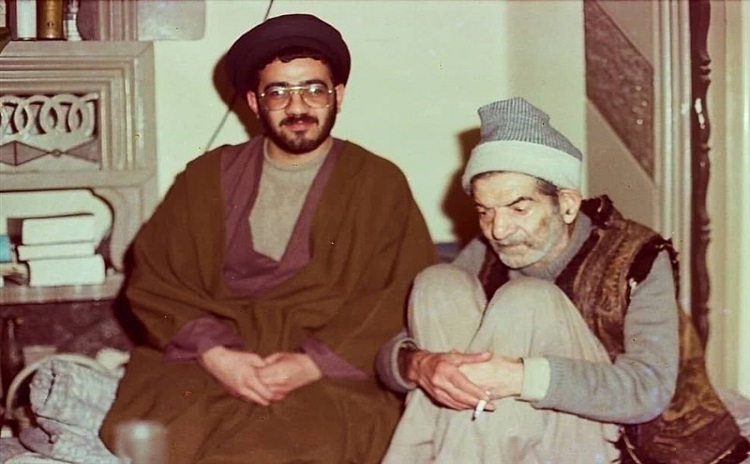 تصویری از جوانی سید محمدعلی آل هاشم در کنار استاد شهریار