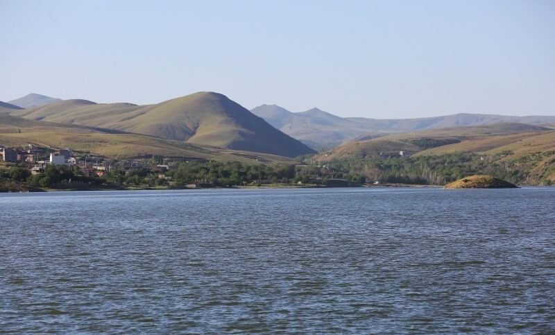 نعمت بارش باران در همدان/آئین شکرگزاری سرریز شدن سد اکباتان