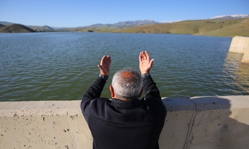 نعمت بارش باران در همدان/آئین شکرگزاری سرریز شدن سد اکباتان