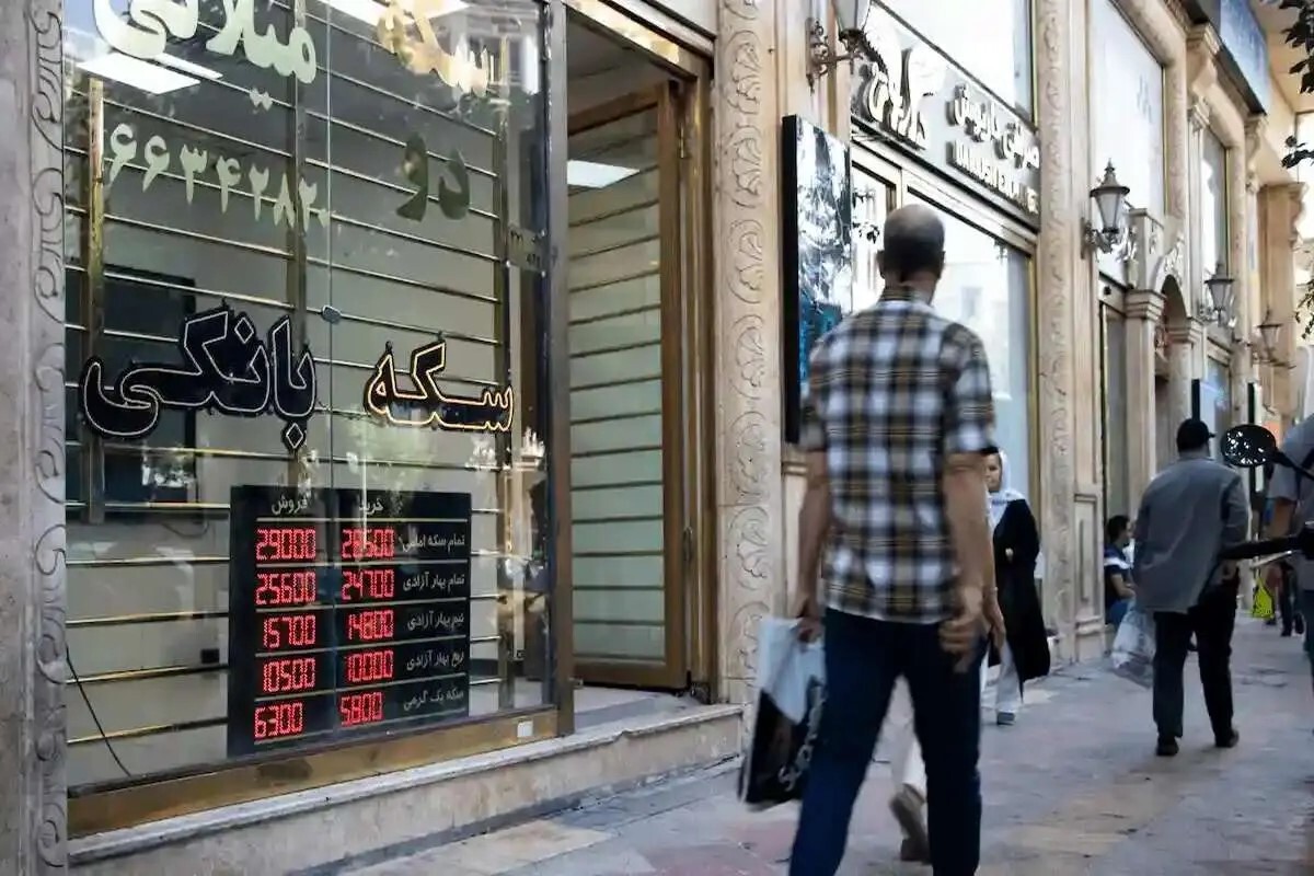 مرز حساس 50 هزار تومان برای دلار در آستانه جنگ نفتکش‌ها