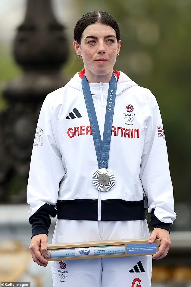 افشای محتوای عجیب جعبه طلایی المپیک افشای محتوای عجیب جعبه طلایی المپیک