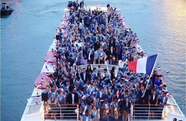 دانلود عکس/ المپیک ۲۰۲۴ پاریس در هوای بارانی افتتاح شد دانلود عکس/ المپیک ۲۰۲۴ پاریس در هوای بارانی افتتاح شد