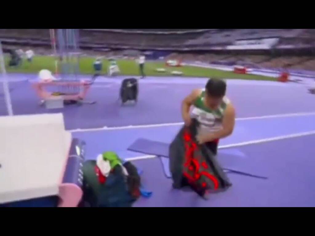 دیسکالیفه شدن بیت‌سیاح با نشان دادن پرچم عزا