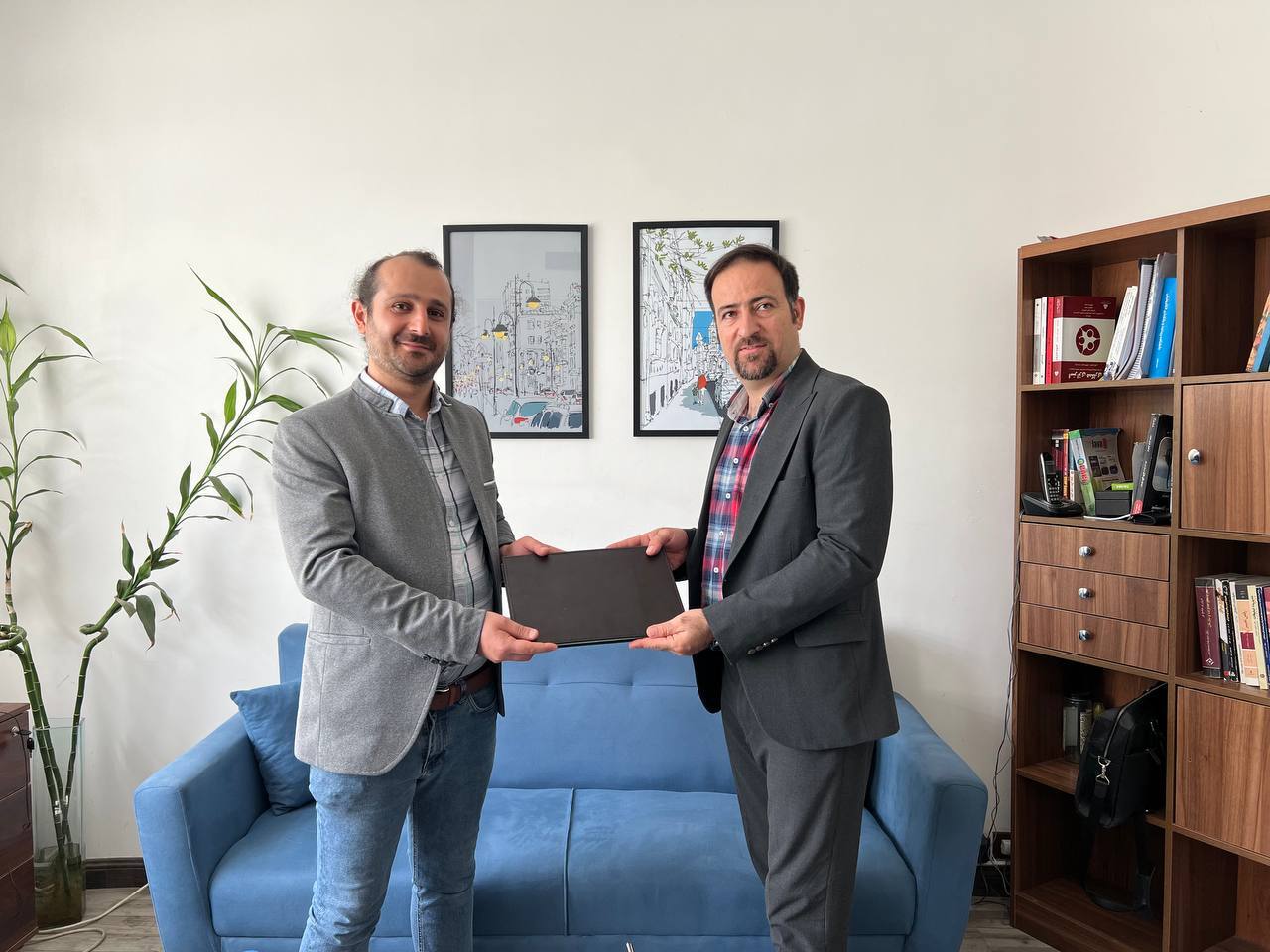 امضای تفاهم نامه همکاری بین انجمن شرکت های پرداخت الکترونیک و تجارت الکترونیک پرتیکان امضای تفاهم نامه همکاری بین انجمن شرکت های پرداخت الکترونیک و تجارت الکترونیک پرتیکان