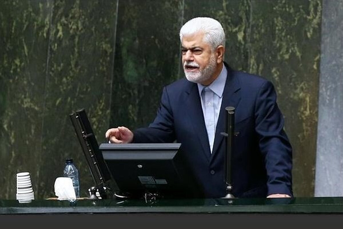 شهریاری: رزمندگان پدافند هوایی با خون پاک خود اجازه ندادند آسیبی به ملت برسد