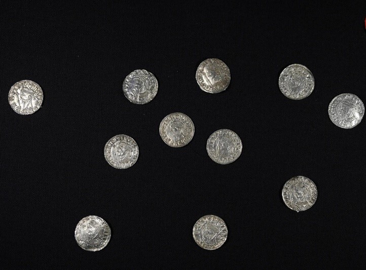 تصاویری از کشف گنجینه هزار ساله تصاویری از کشف گنجینه هزار ساله