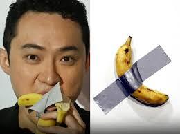 کارآفرین ارز دیجیتال یک موز ۶/۲ میلیون دلاری را خورد + فیلم