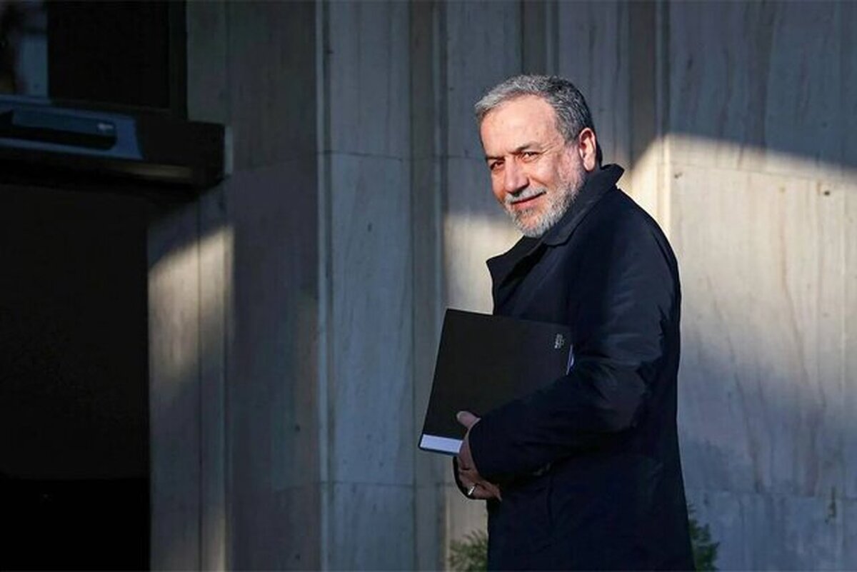 عراقچی: پیام مکتوب رهبری را به پوتین منتقل می‌کنم
