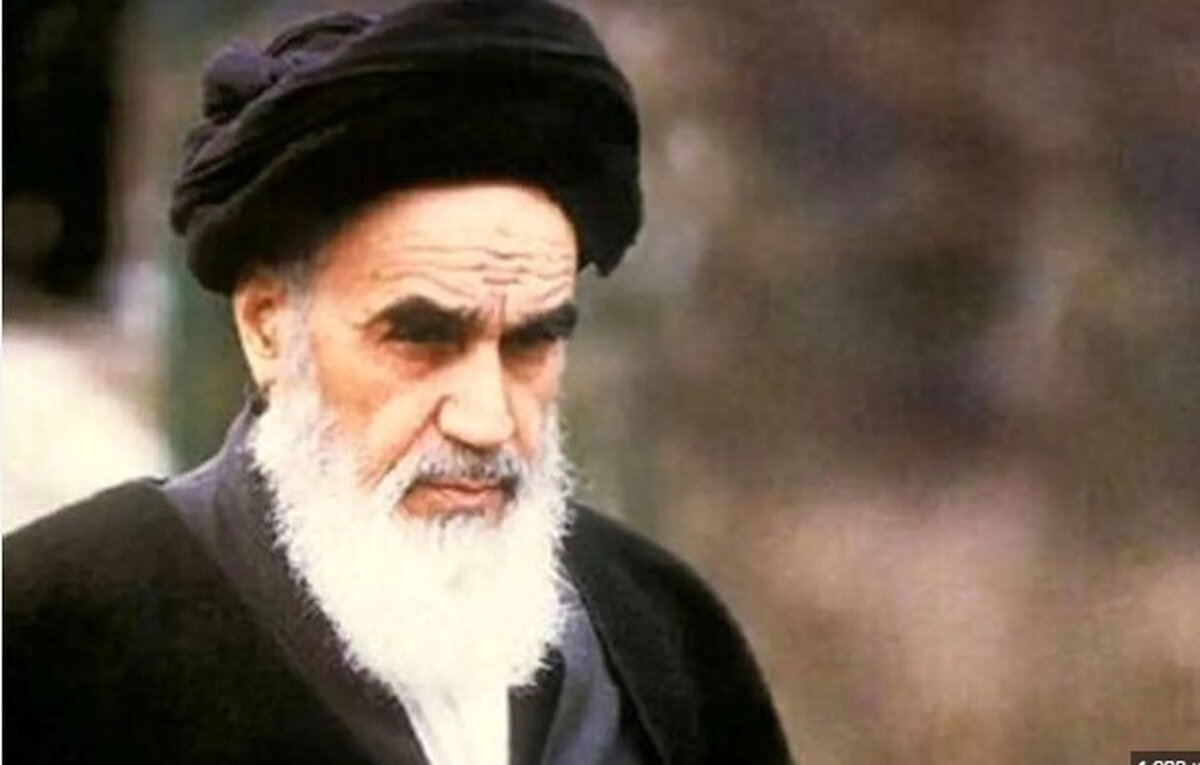 مخاطب اولین پیام امام(ره) از نجف کدام قشر بود؟