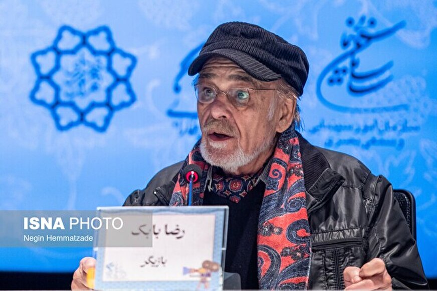 رضا بابک نقاشی‌هایش را به نمایش می‌گذارد