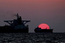 شرکت ملی نفت: اختلالی در فروش و وصول درآمد‌های نفتی نداریم