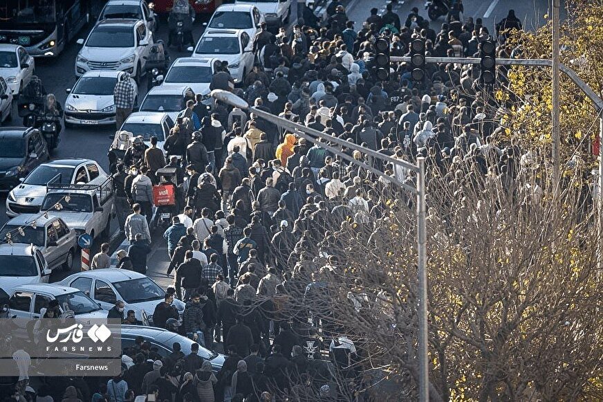 مقایسه تعداد معترضین اخیر و تعداد معترضین انقلاب ۵۷