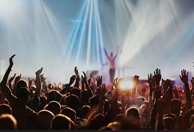 جشنواره موسیقی فجر مردمی است و هنرمندان بخاطر مردم حضور دارند/رقابت بی معناست