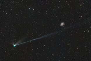 عکس یک مسافر دنباله‌دار در آسمان