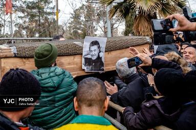 تصاویری از مراسم تشییع خواننده ایران ایران