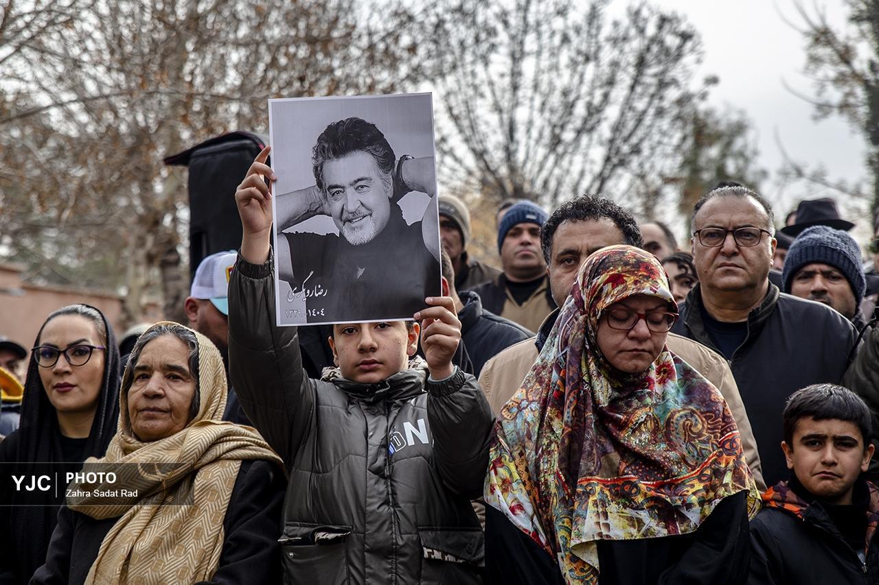 تصاویری از مراسم تشییع خواننده ایران ایران