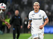 این مهاجم فروشی نیست