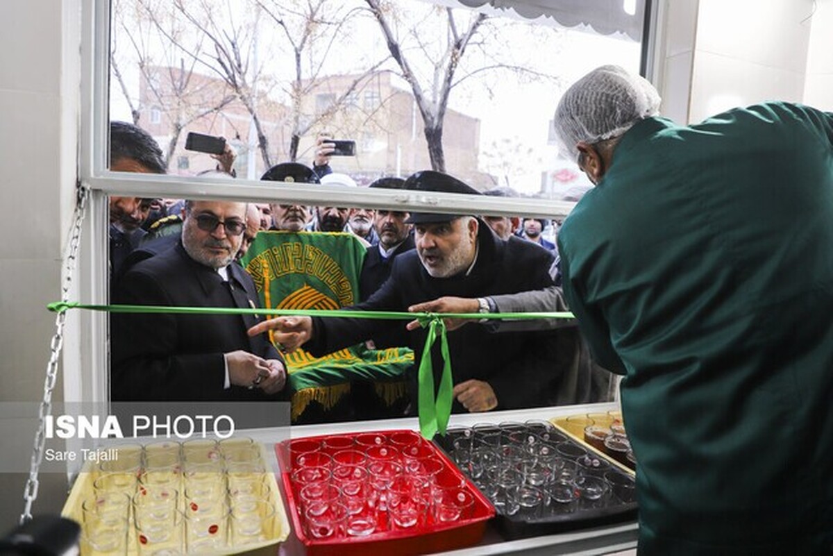 پذیرایی از زائران با مشارکت ۴۵ موکب و صدها خادمیار در چایخانه‌های حرم رضوی