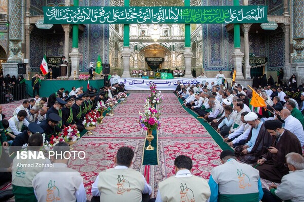 گل‌آرایی حرم رضوی با ۲۰۰ هزار بوته گل در دهه کرامت