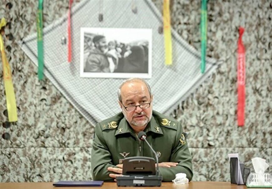 پیشنهاد یک ارتشی به دختران کتاب‌خوان